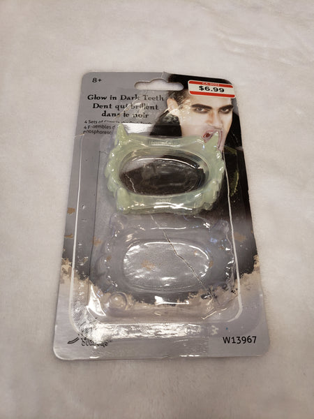 Brand New 2 Glow in the Dark Vampire Fangs