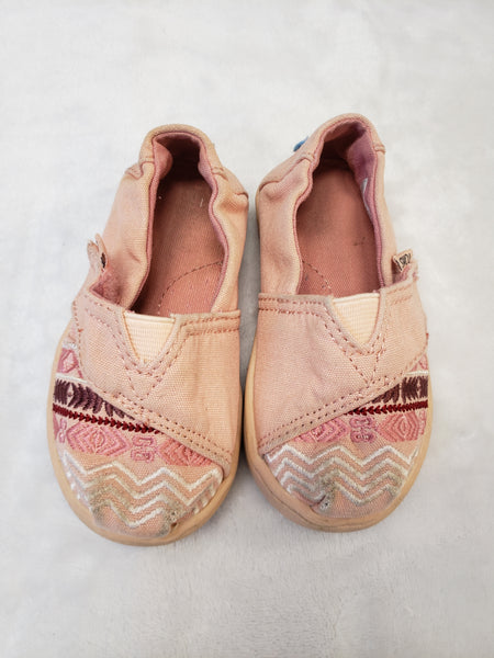 Toms Shoes